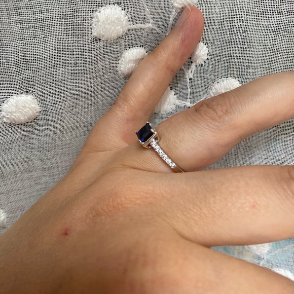 Sapphire and diamonds ring size 6 - Picture 5 of 6